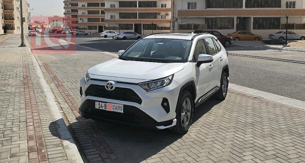 تۆیۆتا ڕاڤ 4